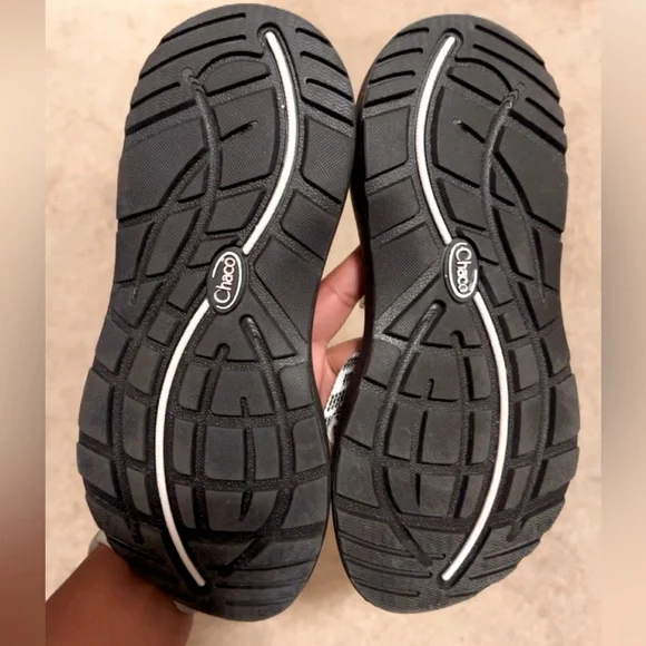 Cream/black sandals - Picture 4 of 4